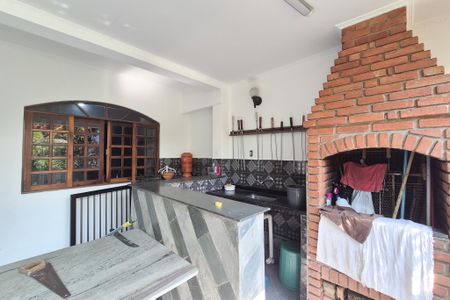 Casa para alugar com 450m², 4 quartos e 4 vagasQuintal - churrasqueira