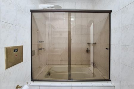 Casa para alugar com 450m², 4 quartos e 4 vagasBanheiro da Suíte 2