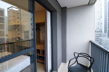 Varanda de kitnet/studio para alugar com 1 quarto, 22m² em Jardim das Acacias, São Paulo