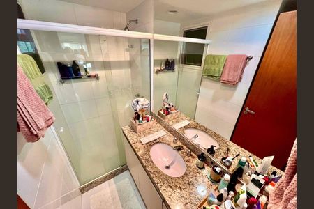 Apartamento à venda com 78m², 2 quartos e 1 vaga