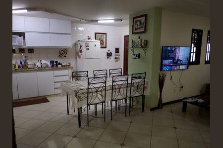 Casa à venda com 3 quartos, 175m² em Engenho do Mato, Niterói