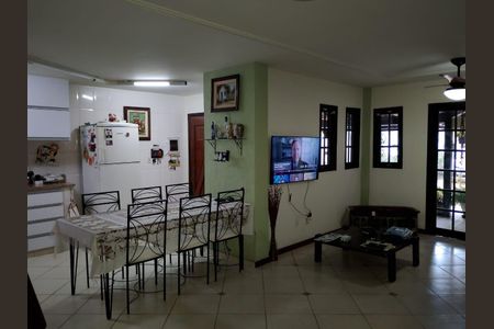 Casa à venda com 3 quartos, 175m² em Engenho do Mato, Niterói