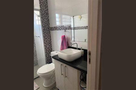 Apartamento à venda com 2 quartos, 50m² em Vila Carmosina, São Paulo