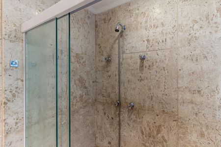 Apartamento à venda com 210m², 4 quartos e 3 vagasBanheiro da Suíte 1