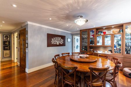 Apartamento à venda com 210m², 4 quartos e 3 vagasSala