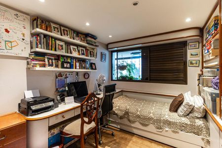 Apartamento à venda com 210m², 4 quartos e 3 vagasQuarto 1