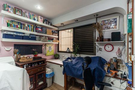 Apartamento à venda com 210m², 4 quartos e 3 vagasQuarto 2