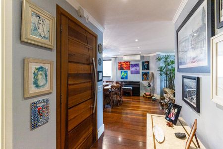 Apartamento à venda com 210m², 4 quartos e 3 vagasEntrada 