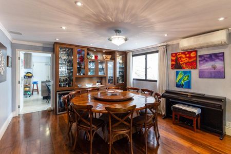 Apartamento à venda com 210m², 4 quartos e 3 vagasSala