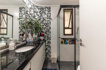 Apartamento à venda com 210m², 4 quartos e 3 vagasBanheiro da Suíte 2
