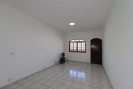 Casa para alugar com 266m², 3 quartos e 5 vagasSala de TV