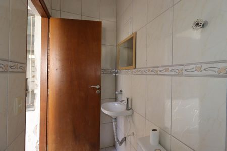 Casa para alugar com 266m², 3 quartos e 5 vagasBanheiro de Serviço