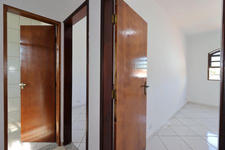 Casa para alugar com 266m², 3 quartos e 5 vagasCorredor piso superior