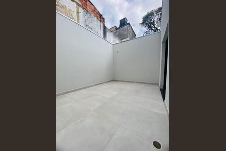Casa à venda com 70m², 3 quartos e 2 vagas