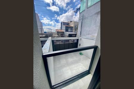 Casa à venda com 70m², 3 quartos e 2 vagas