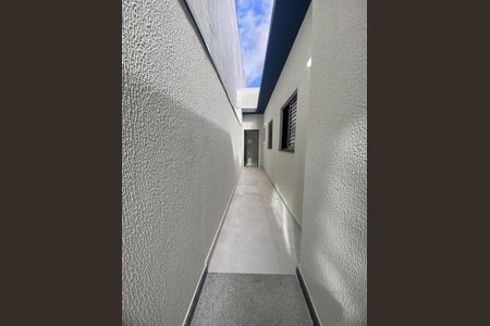 Casa à venda com 70m², 3 quartos e 2 vagas