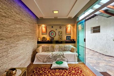 Casa à venda com 6 quartos, 392m² em Jardim Marajoara, São Paulo