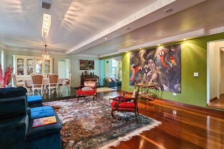 Casa à venda com 6 quartos, 392m² em Jardim Marajoara, São Paulo