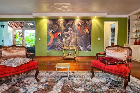 Casa à venda com 6 quartos, 392m² em Jardim Marajoara, São Paulo