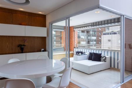 Apartamento à venda com 3 quartos, 157m² em Pinheiros, São Paulo