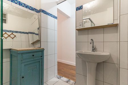 Apartamento para alugar com 31m², 1 quarto e sem vaga Apartamento para alugar com 31m², 1 quarto e sem vagaBanheiro