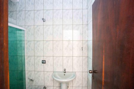 Casa à venda com 181m², 2 quartos e 2 vagasBanheiro Casa 1