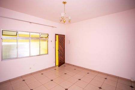 Casa à venda com 181m², 2 quartos e 2 vagasSala Casa 1