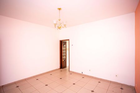 Casa à venda com 181m², 2 quartos e 2 vagasSala Casa 1