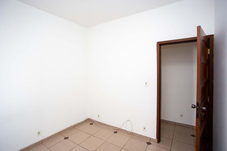 Casa à venda com 181m², 2 quartos e 2 vagasQuarto 2 Casa 1