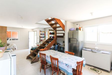 Casa à venda com 240m², 5 quartos e 5 vagasCasa 1 - Cozinha