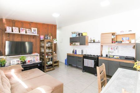Casa à venda com 240m², 5 quartos e 5 vagasCasa 2 - Sala/Cozinha