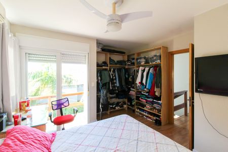 Casa à venda com 240m², 5 quartos e 5 vagasCasa 1 - Suíte