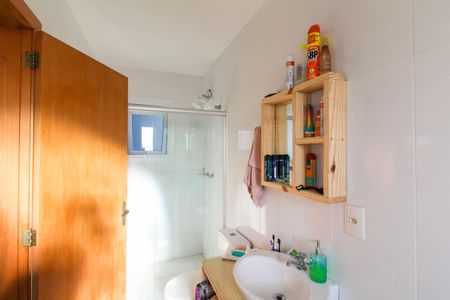 Casa à venda com 240m², 5 quartos e 5 vagasCasa 1 - Banheiro da Suíte