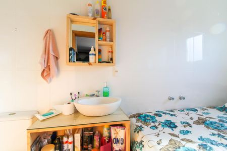 Casa à venda com 240m², 5 quartos e 5 vagasCasa 1 - Banheiro da Suíte