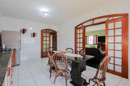 Casa para alugar com 242m², 3 quartos e 3 vagasCozinha