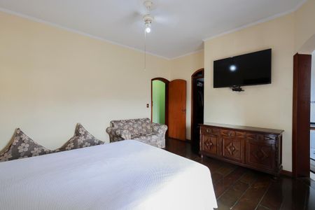 Casa para alugar com 242m², 3 quartos e 3 vagasSuíte 1