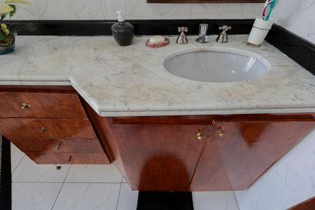 Casa para alugar com 242m², 3 quartos e 3 vagasBanheiro da suíte 1