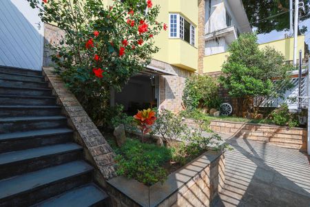 Casa para alugar com 242m², 3 quartos e 3 vagasJardim e entrada