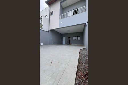 Casa à venda com 137m², 3 quartos e 4 vagasGaragem