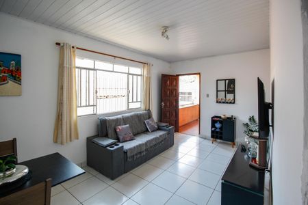 Casa para alugar com 120m², 4 quartos e 2 vagas Casa para alugar com 120m², 4 quartos e 2 vagasSala