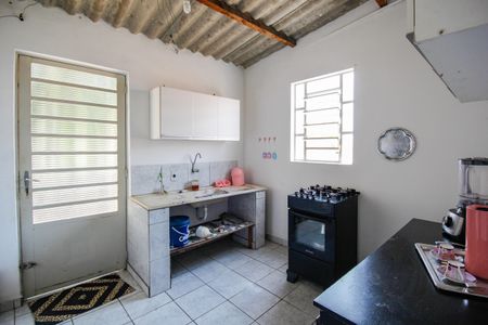 Casa para alugar com 120m², 4 quartos e 2 vagas Casa para alugar com 120m², 4 quartos e 2 vagasCozinha