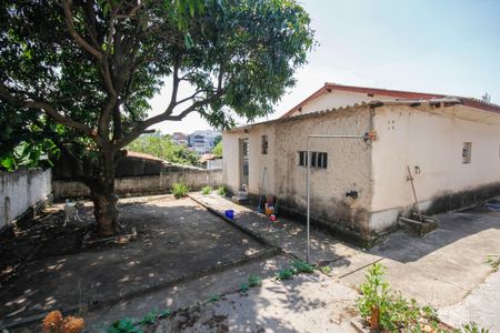 Casa para alugar com 120m², 4 quartos e 2 vagas Casa para alugar com 120m², 4 quartos e 2 vagasÁrea Externa