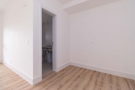 Apartamento para alugar com 142m², 3 quartos e 5 vagas Apartamento para alugar com 142m², 3 quartos e 5 vagasCloset da suíte 1