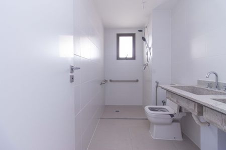 Apartamento para alugar com 142m², 3 quartos e 5 vagas Apartamento para alugar com 142m², 3 quartos e 5 vagasBanheiro da Suíte 1