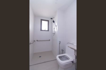 Apartamento para alugar com 142m², 3 quartos e 5 vagas Apartamento para alugar com 142m², 3 quartos e 5 vagasBanheiro da Suíte 1