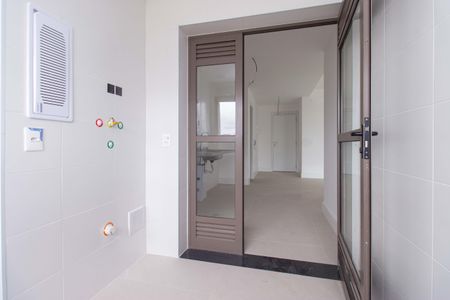 Apartamento para alugar com 142m², 3 quartos e 5 vagas Apartamento para alugar com 142m², 3 quartos e 5 vagasÁrea de Serviço