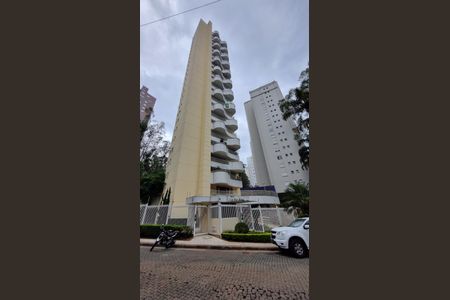 Apartamento para alugar com 160m², 3 quartos e 3 vagas Apartamento para alugar com 160m², 3 quartos e 3 vagasFachada