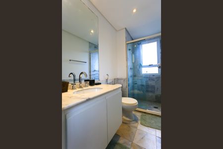 Apartamento para alugar com 160m², 3 quartos e 3 vagas Apartamento para alugar com 160m², 3 quartos e 3 vagasBanheiro da Suíte 2