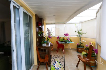 Apartamento para alugar com 160m², 3 quartos e 3 vagas Apartamento para alugar com 160m², 3 quartos e 3 vagasVaranda