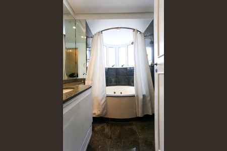 Apartamento para alugar com 160m², 3 quartos e 3 vagas Apartamento para alugar com 160m², 3 quartos e 3 vagasBanheiro da Suíte 3